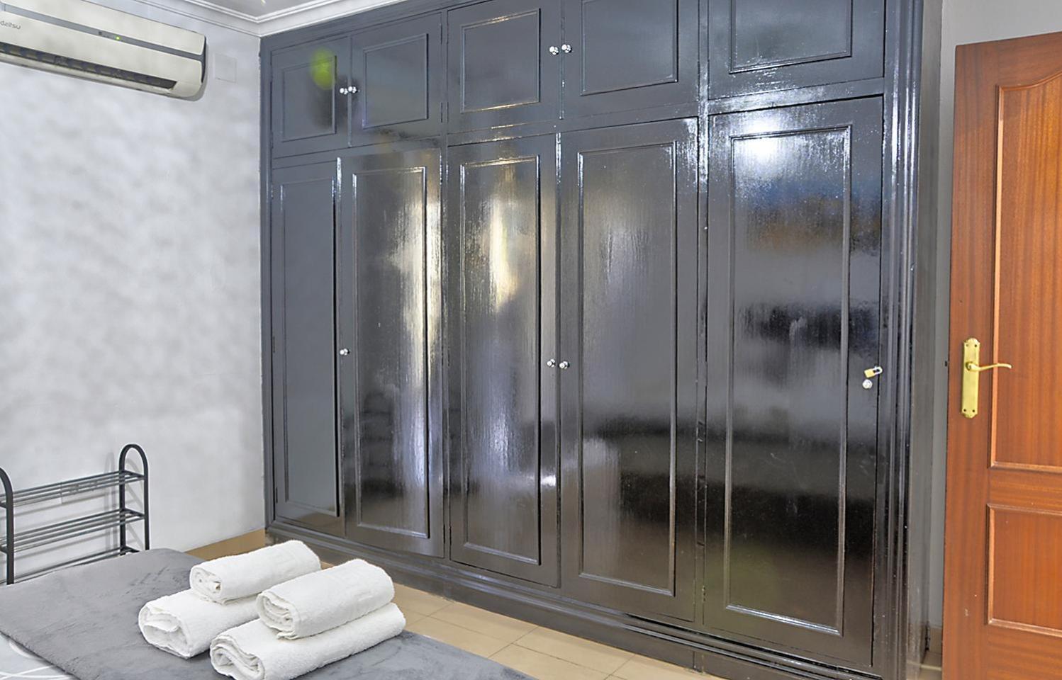 Apartamento Muralla Seville Ngoại thất bức ảnh